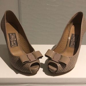 Ferragamo peep toe heels size 6 (36)